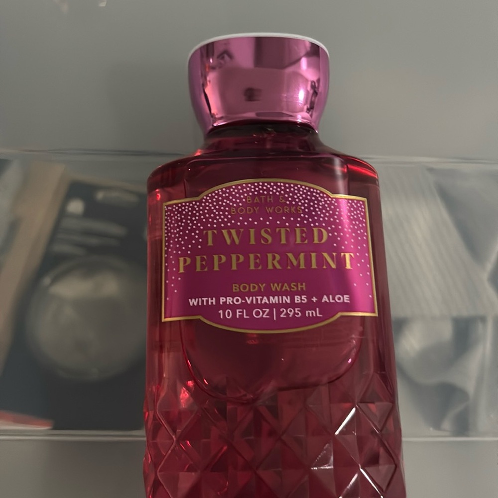 New BBW TWISTED PEPPERMINT